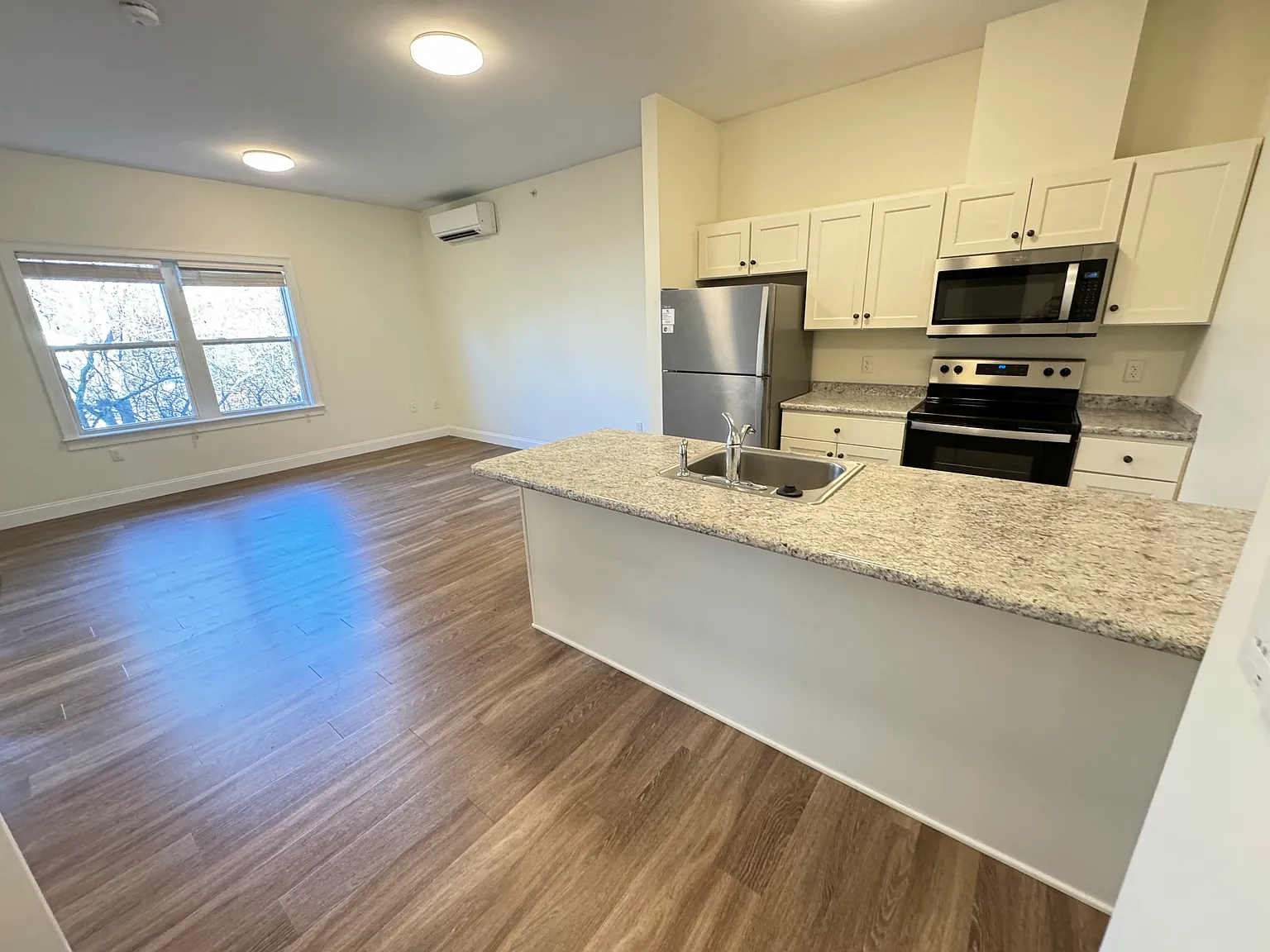 1 bed, 587 sqft, $2,000 — Photo 1