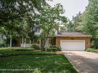 5825 Green Rd, Haslett, MI 48840