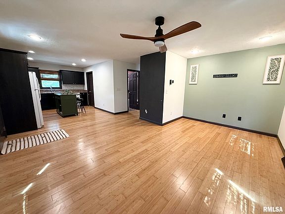 5th image of 324 W Harris St