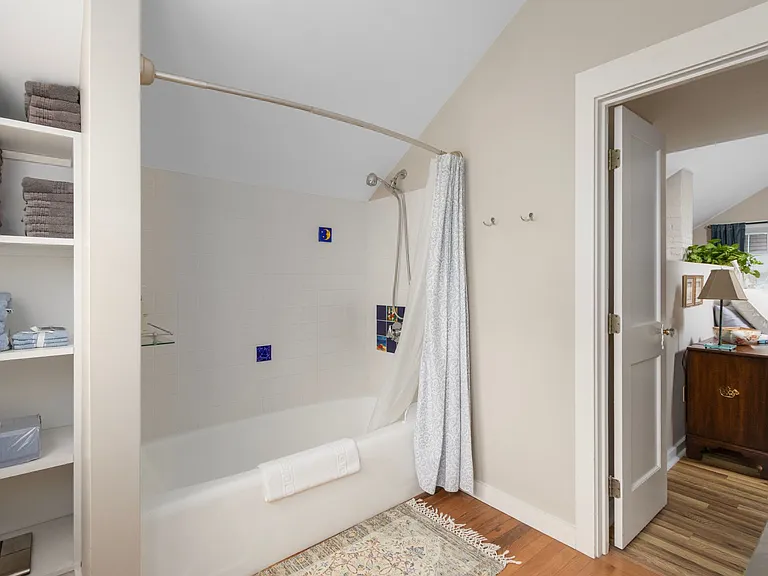 141 Coggeshall Ave — Photo 32