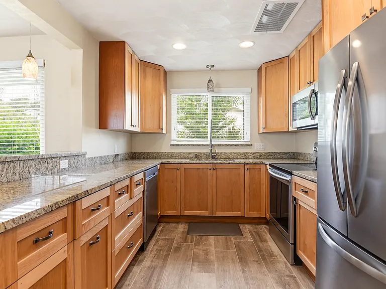 124 Atwood Ln — Photo 16