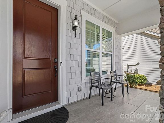 3rd image of 14605 Crosswater Ln