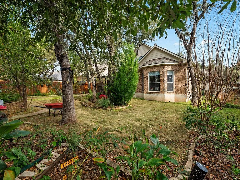 10900 Sky Rock Dr — Photo 18