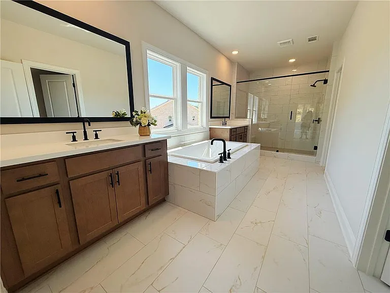 2450 Colliers Ln — Photo 47