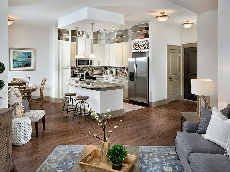 Varela Westshore Apartments — Photo 3