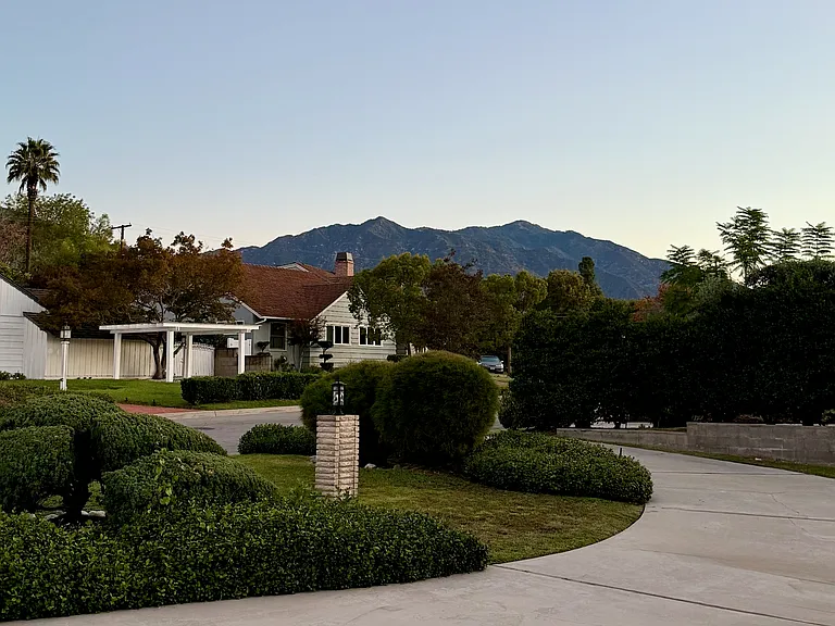 446 Stanford Dr — Photo 41