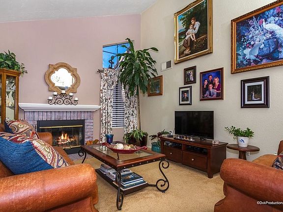 2nd image of 817 Timberwood Pl