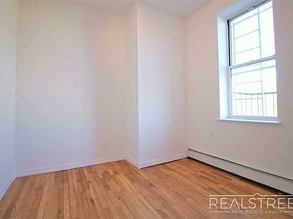 4th image of 321 Malcolm X Blvd APT 3