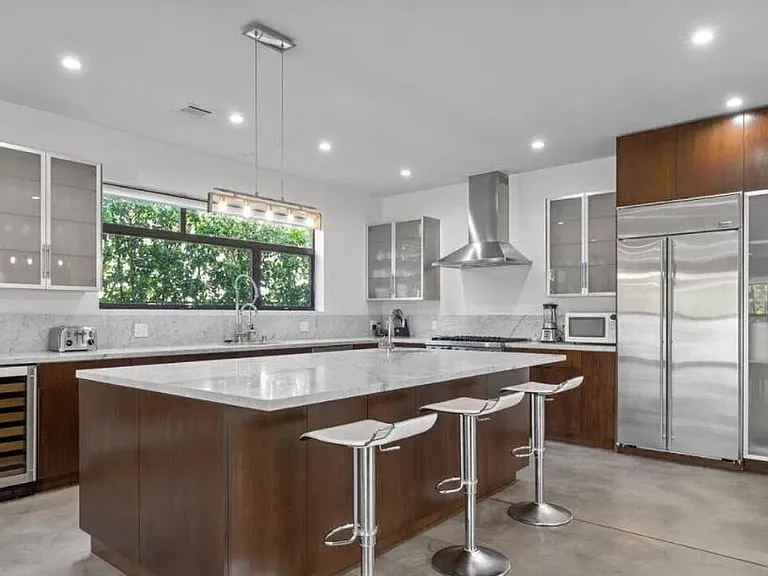 800 N Harper Ave — Photo 18