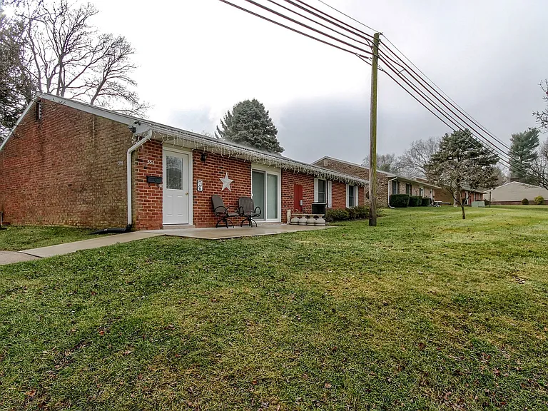 554 Allison Dr — Photo 3