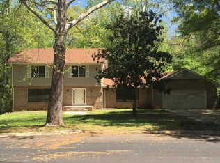 440 S Susan Creek Dr, Stone Mountain, GA 30083