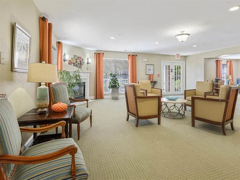 Kentlands Manor — Photo 11