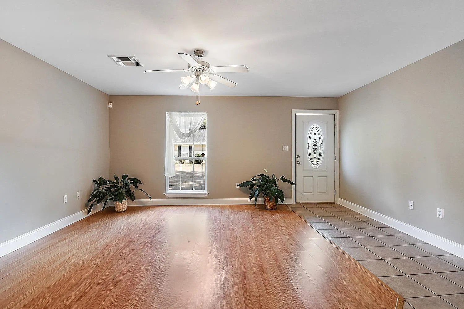 2 bed, 1000 sqft, $1,100 — Photo 4