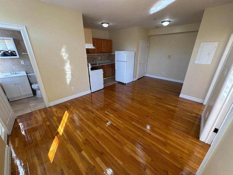 1st image of 672 Congress Ave APT 1