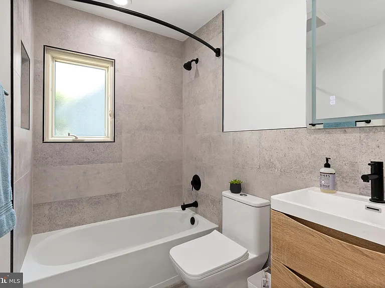 101 Lakeshore Dr — Photo 15