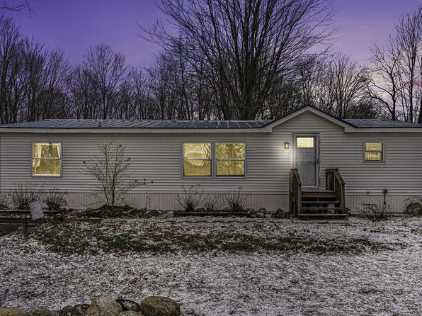 279 13th St, Plainwell, MI 49080