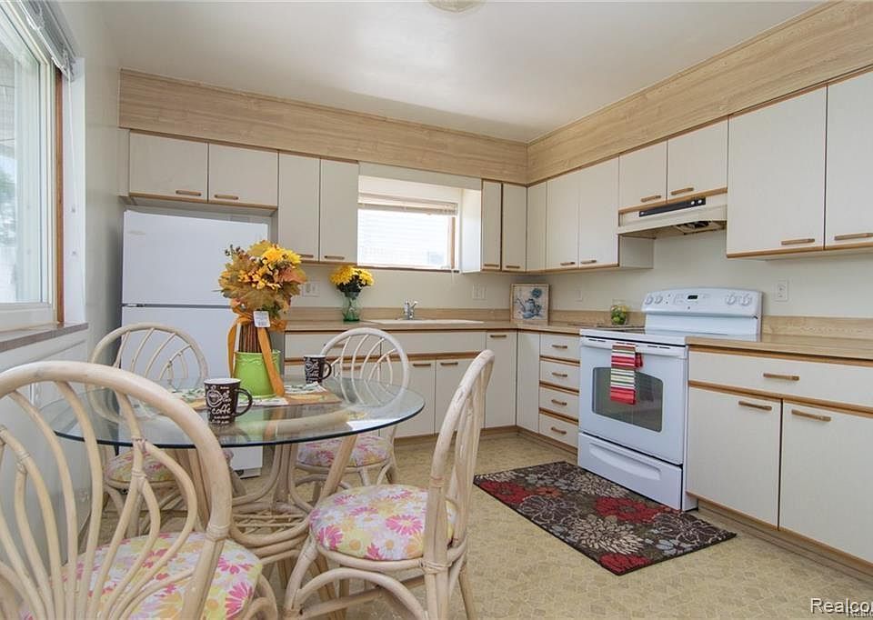 2nd image of 20628 Brooklawn Dr