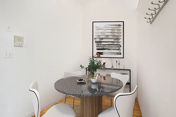 Rented by The Agency | media 10