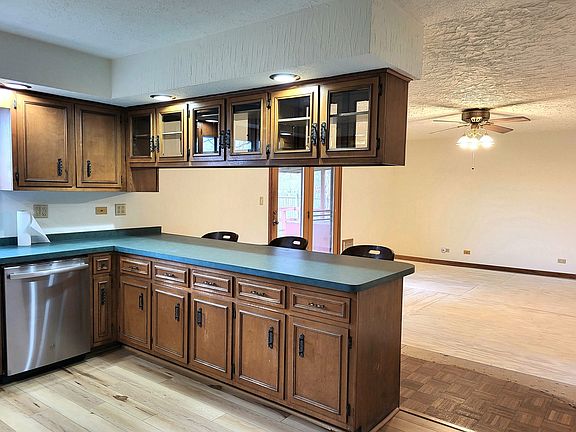 5th image of 401 Dorset Dr