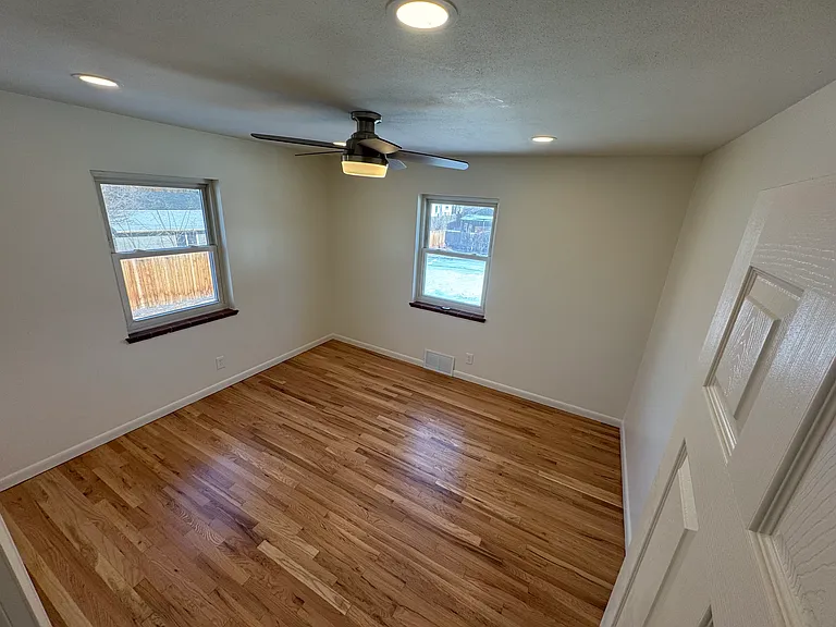 2nd bedroom - northeast bedroom