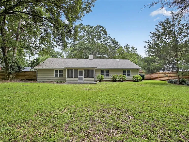 3520 Clifden Dr — Photo 71