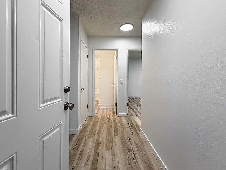 Kathy-Ann Apartments — Photo 50