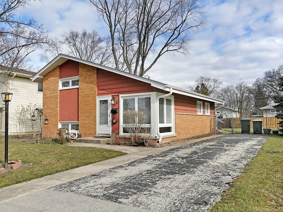 1st image of 405 N Windsor Dr