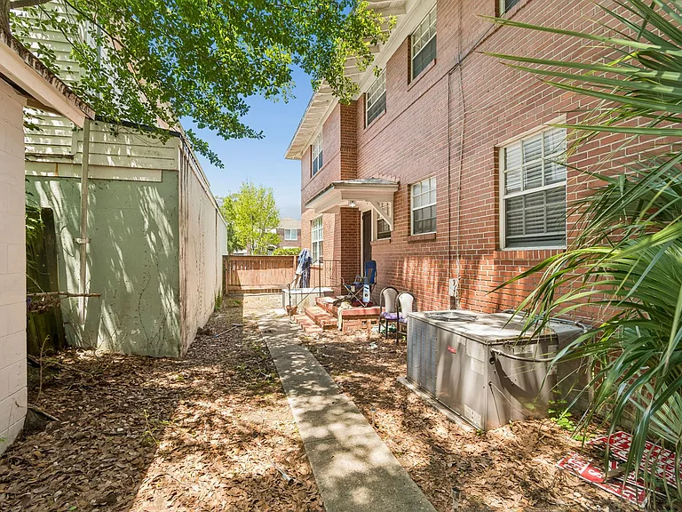 1731 Flagler Ave — Photo 21