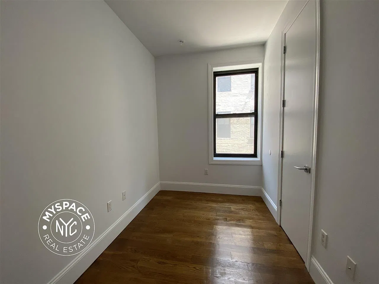 1625 Putnam Avenue — Photo 3