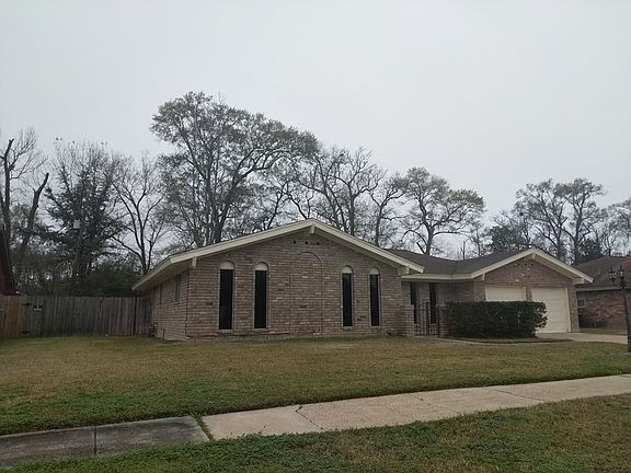 2nd image of 1715 King Arthur Ct