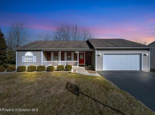 1015 Birch St, Dallas, PA 18612