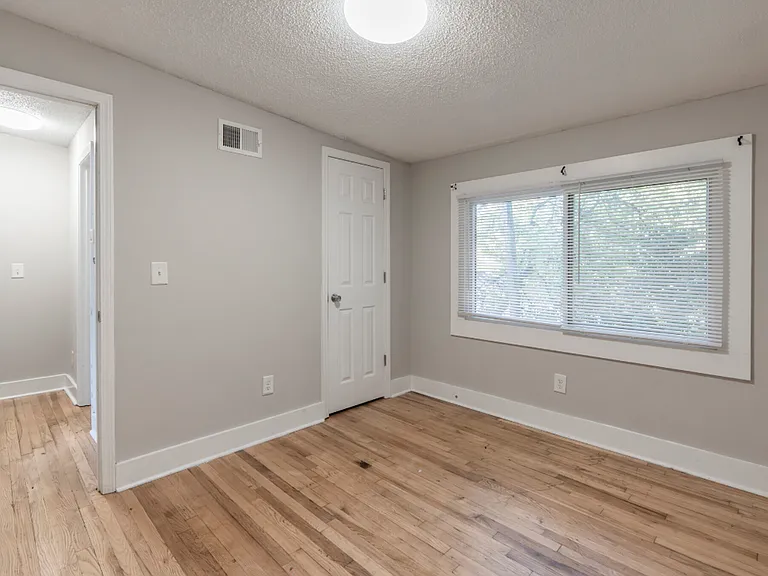 2479 Julia Ave — Photo 49