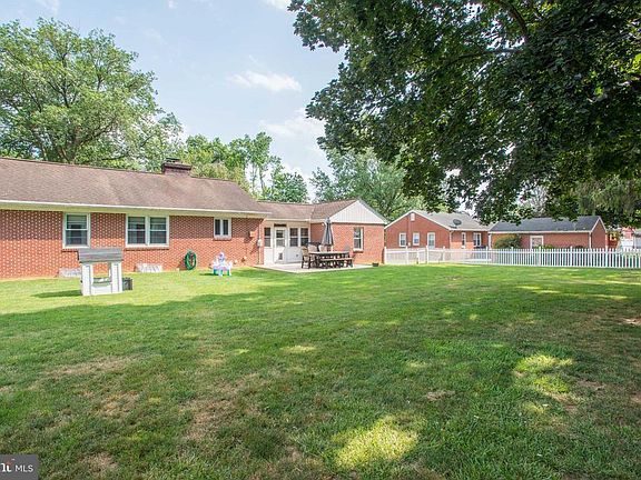 4th image of 517 Groff Ave