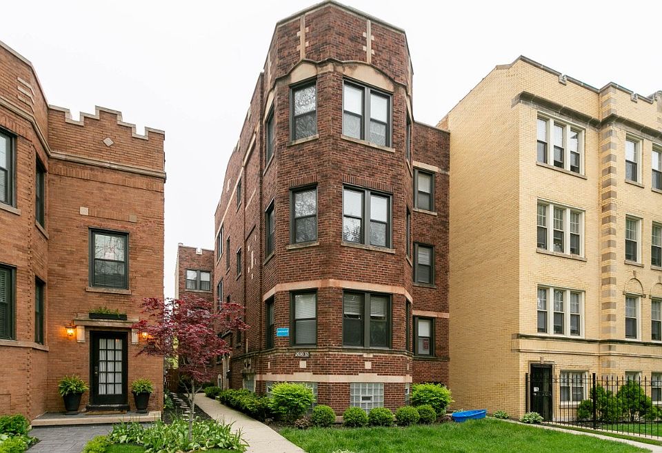 1st image of 2030 W Berwyn Ave APT 3
