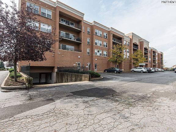 4th image of 7050 183rd St Unit 408