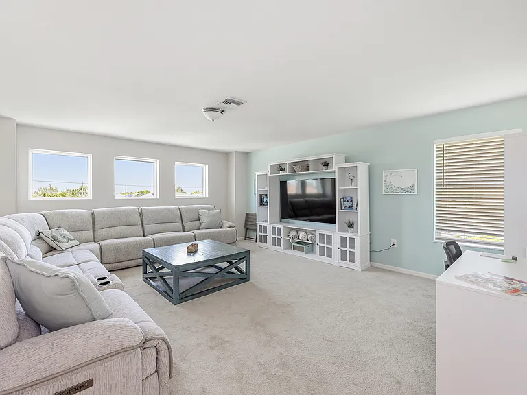 1132 SW 31st St — Photo 4