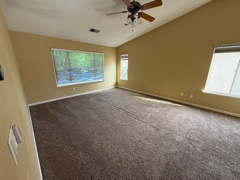 722 Summer Ln — Photo 8