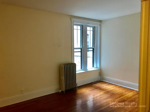 (undisclosed Address), Brookline, MA 02446