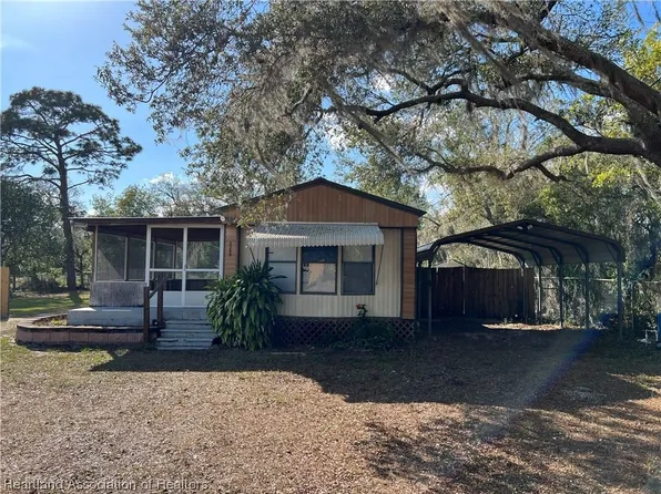 3289 N Horseshoe Dr, Avon Park, FL 33825