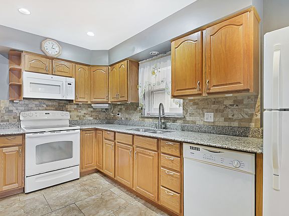 5th image of 8016 W Belmont Ave