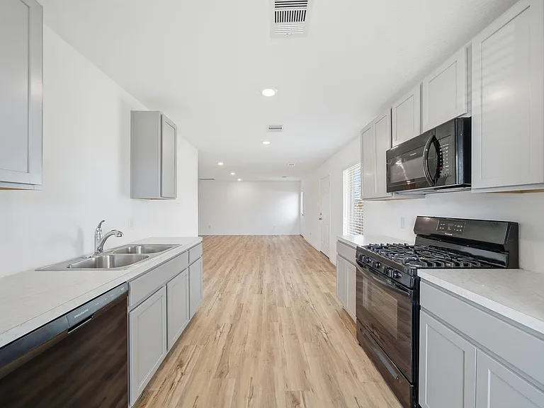 26726 Wilderye Cove Ln — Photo 8