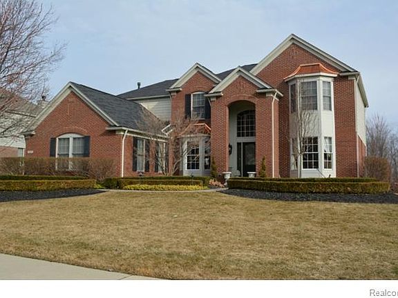 2nd image of 44676 Oak Forest Dr