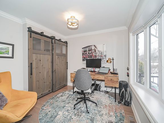 3rd image of 892 6th St