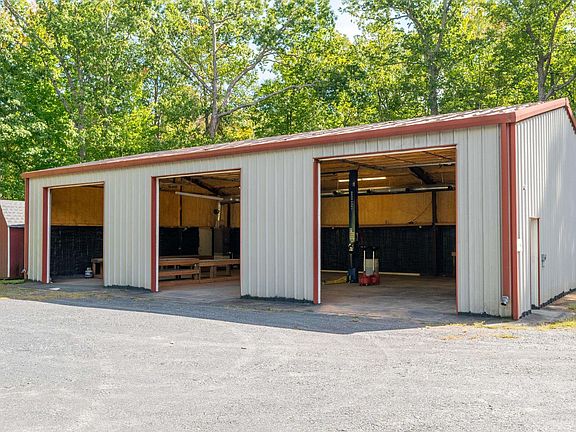 4th image of 9483 Hatton Ferry Rd