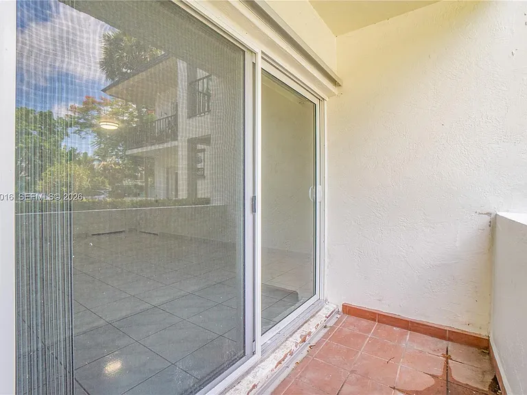 9354 SW 77th Ave #I1 — Photo 24