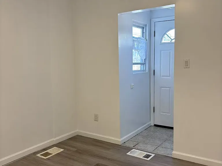 439 Newbridge Rd — Photo 5