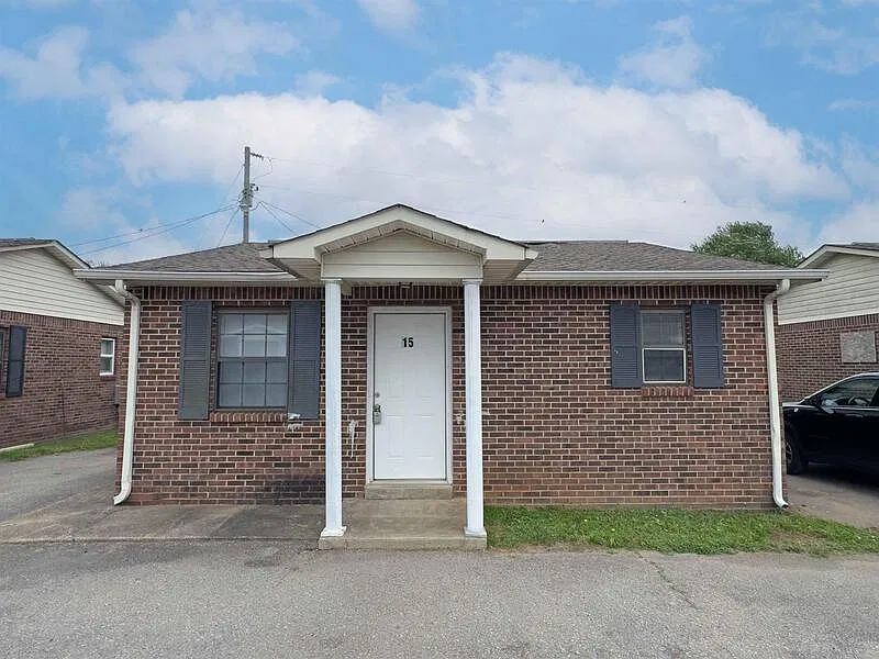 Thompsonville Lane Apartments — Photo 1
