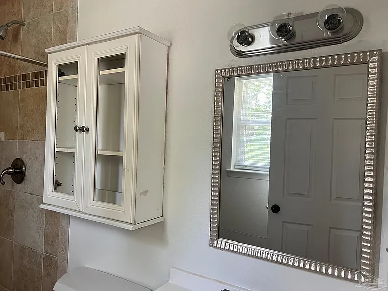 3244 Maplewood Dr — Photo 12