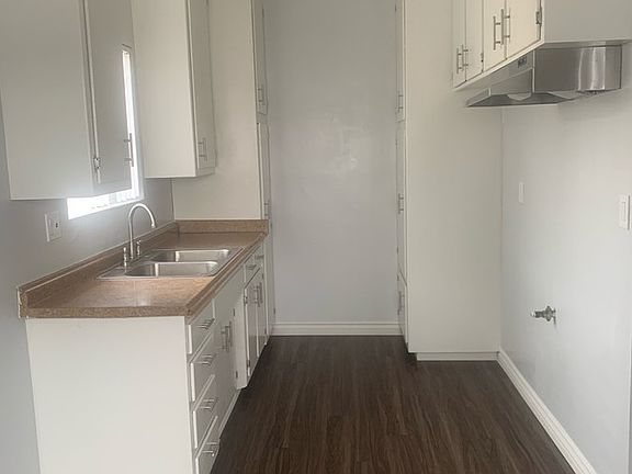 5th image of 11944 Grevillea Ave #C