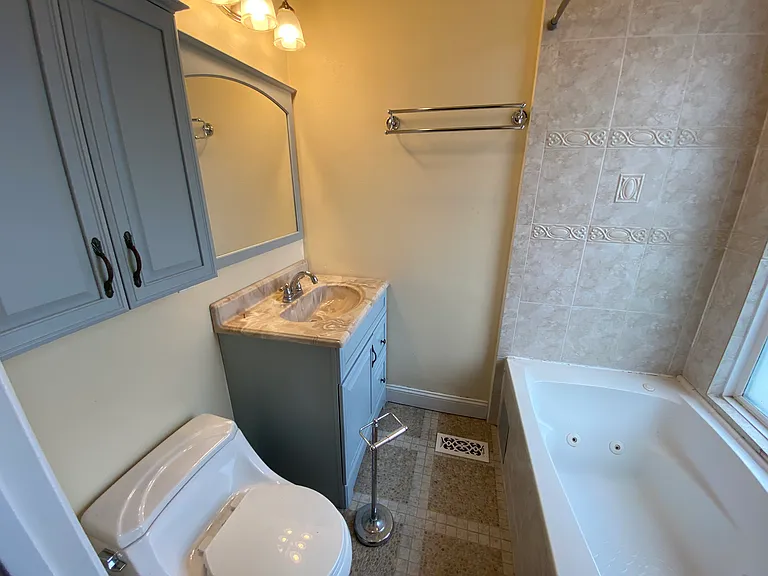 1122 K St NE — Photo 27